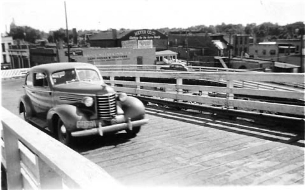 Hastings, Cars Rounding Curve of Spiral Bridge